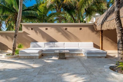 Luxury Villa Photo #22