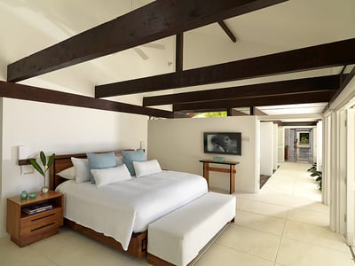 Luxury Villa Photo #13