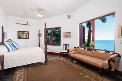 Luxury Villa Photo #19