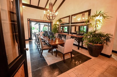 Luxury Villa Photo #24