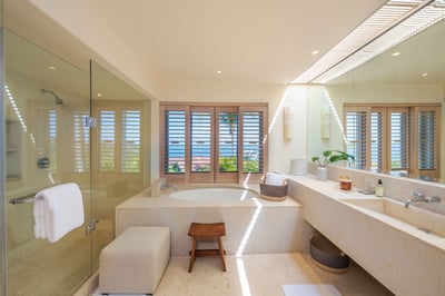 Luxury Villa Photo #23