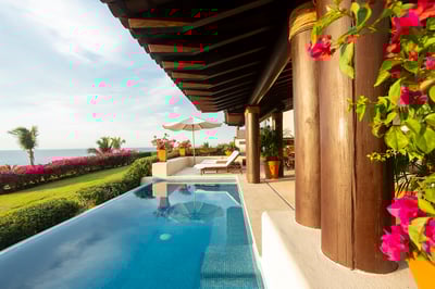 Luxury Villa Photo #2