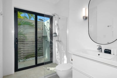 Luxury Villa Photo #18