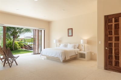 Luxury Villa Photo #33