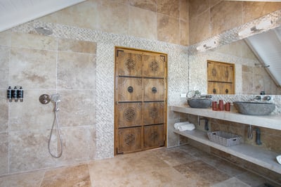 Luxury Villa Photo #34