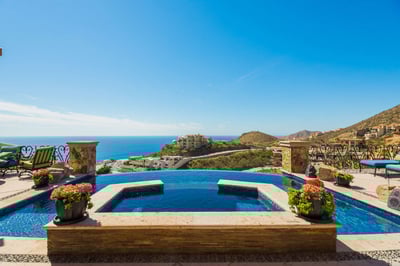Luxury Villa Photo #7