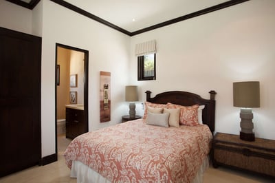 Luxury Villa Photo #17