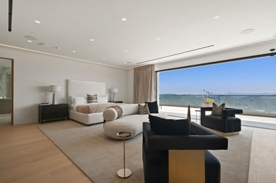 Luxury Villa Photo #36