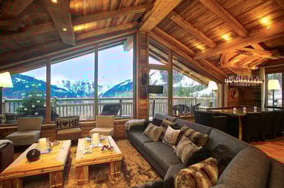 Luxury Villa Photo #3