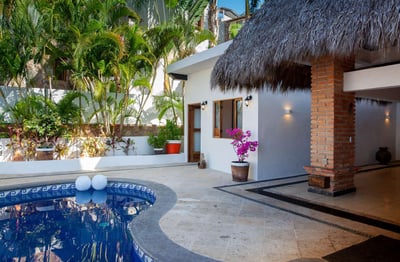 Luxury Villa Photo #9