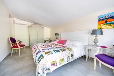 Luxury Villa Photo #16