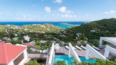 Luxury Villa Photo #11