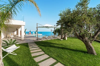 Luxury Villa Photo #9