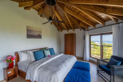 Luxury Villa Photo #25