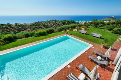 Luxury Villa Photo #4