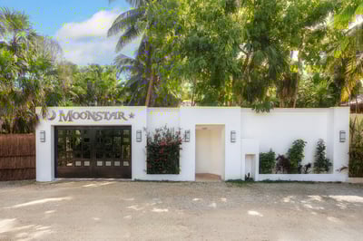 Luxury Villa Photo #51