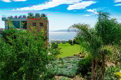 Luxury Villa Photo #13