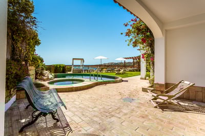 Luxury Villa Photo #9