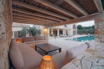 Luxury Villa Photo #13