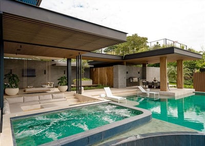 Luxury Villa Photo #3