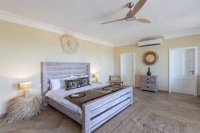 Luxury Villa Photo #45