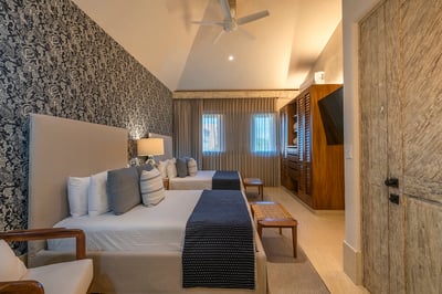 Luxury Villa Photo #39