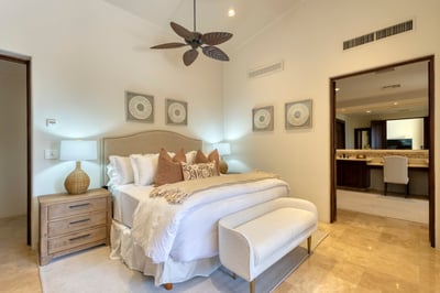 Luxury Villa Photo #42