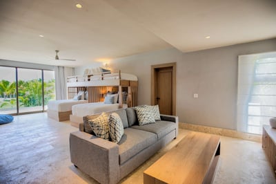 Luxury Villa Photo #36