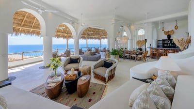 Luxury Villa Photo #16