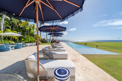 Luxury Villa Photo #5