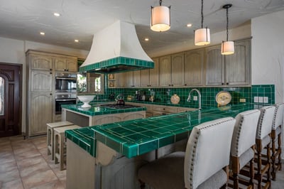 Luxury Villa Photo #4