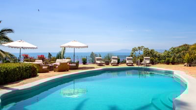 Luxury Villa Photo #11