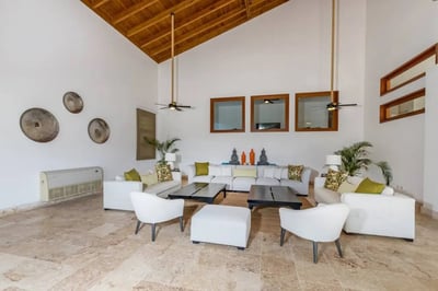 Luxury Villa Photo #27