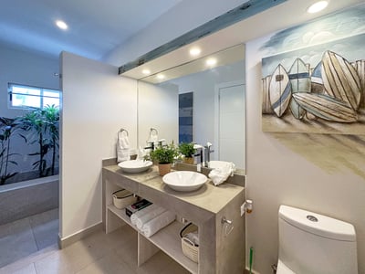 Luxury Villa Photo #47