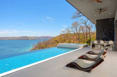 Luxury Villa Photo #8