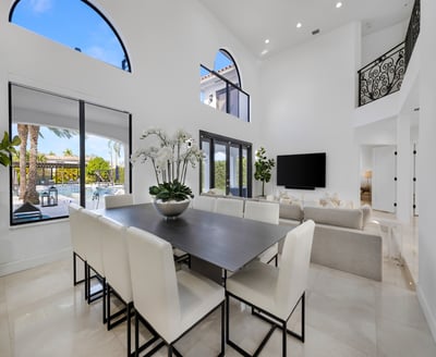 Luxury Villa Photo #26