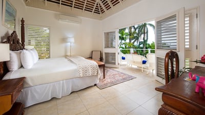 Luxury Villa Photo #12