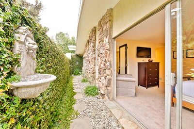Luxury Villa Photo #18