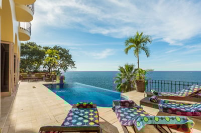 Luxury Villa Photo #2