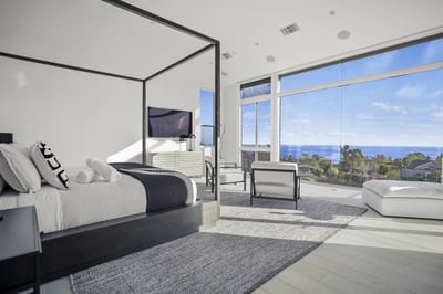 Luxury Villa Photo #37