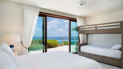 Luxury Villa Photo #23