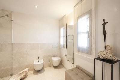 Luxury Villa Photo #33