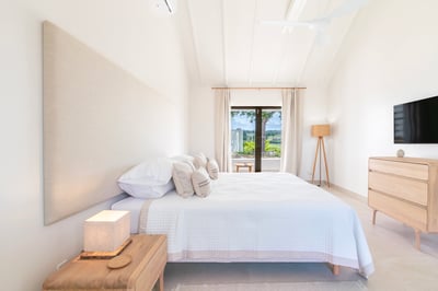 Luxury Villa Photo #22