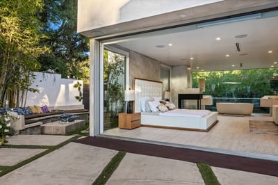 Luxury Villa Photo #37