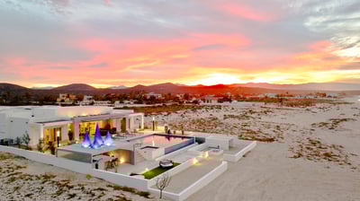 Luxury Villa Photo #6