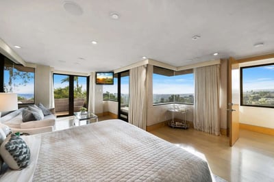 Luxury Villa Photo #38