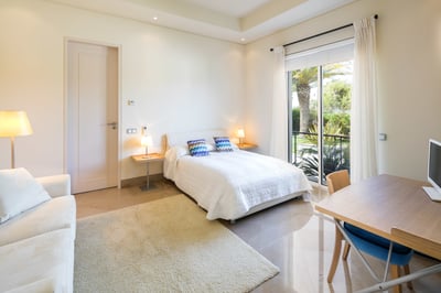 Luxury Villa Photo #25