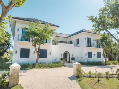 Luxury Villa Photo #12
