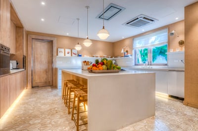 Luxury Villa Photo #31