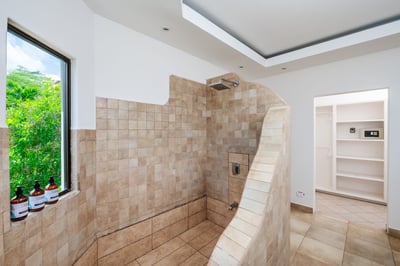 Luxury Villa Photo #26